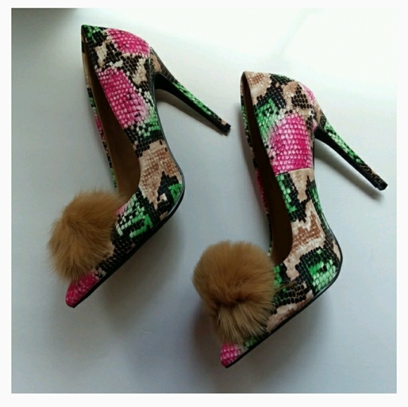 Privileged by J.C Dossier playboy pumps - Picture 2 of 6